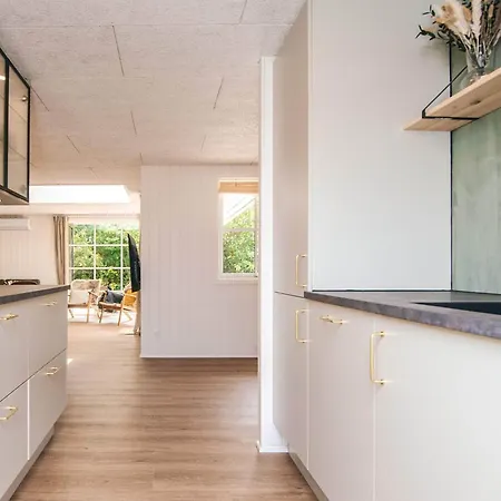 Renovated Retreat With Pool Casa vacanze Henne Strand