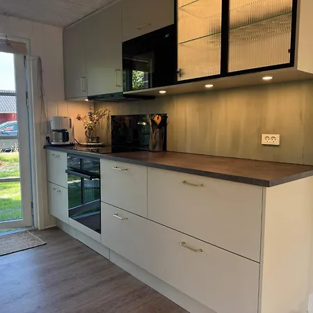Renovated Retreat With Pool * Henne Strand