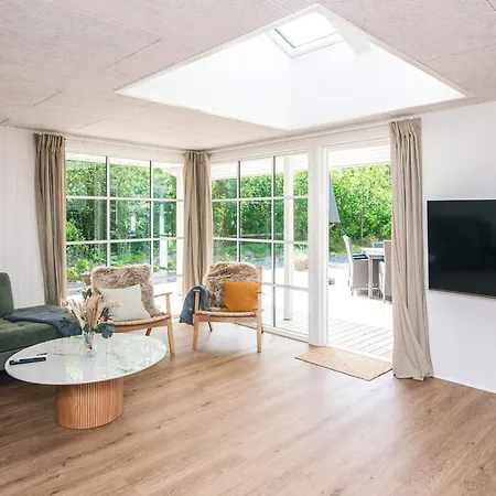 Renovated Retreat With Pool Henne Strand