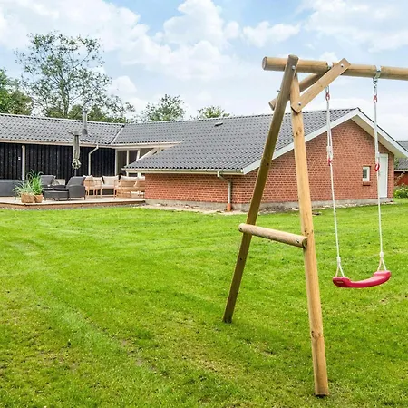 Renovated Retreat With Pool Henne Strand