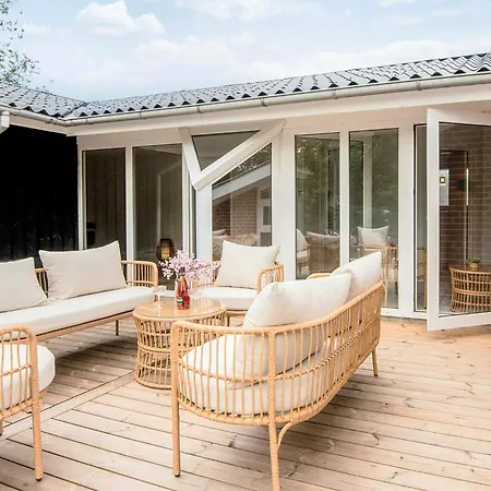 Renovated Retreat With Pool *